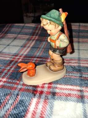 Vintage 1960s Hummel Goebel "Sensitive Hunter" No. 6/0 (TMK-3)